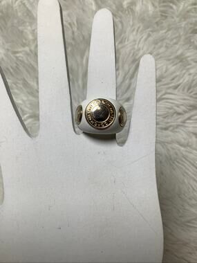 Coach Vintage Size 6 White Enamel Gold Tone Medallion Signature Ring F18-2